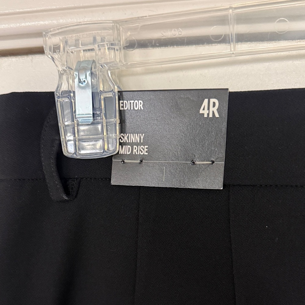Express Capri’s - Picture 5 of 5